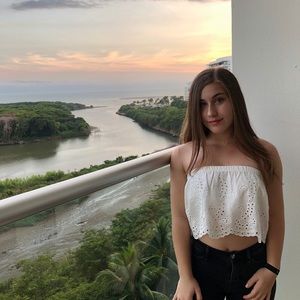 Meet your Posher, Emily